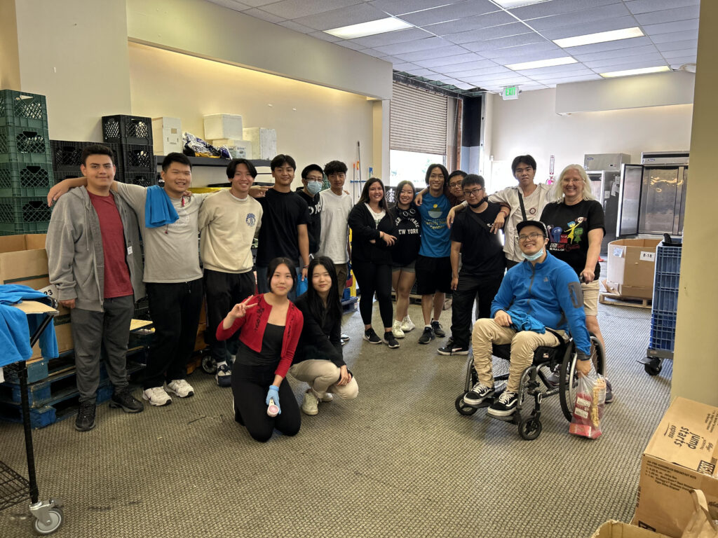 Photo of volunteer youth group.
